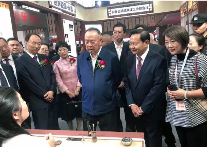 D:\wy\轻工动态\轻工动态\2019上的信息及起草稿\其它上网信息\首届中国工艺美术博览会在南京开幕\QQ截图6.jpg D:\wy\轻工动态\轻工动态\2019上的信息及起草稿\其它上网信息\首届中国工艺美术博览会在南京开幕\QQ截图6.jpg